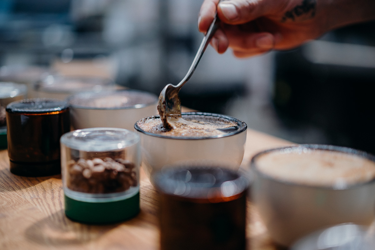 OD CUPPERA DO Q GRADERA – BĄDŹMY OBIEKTYWNI!